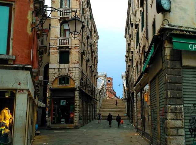 Ponte di Rialto A Due Passi Dal Nostro Hotel